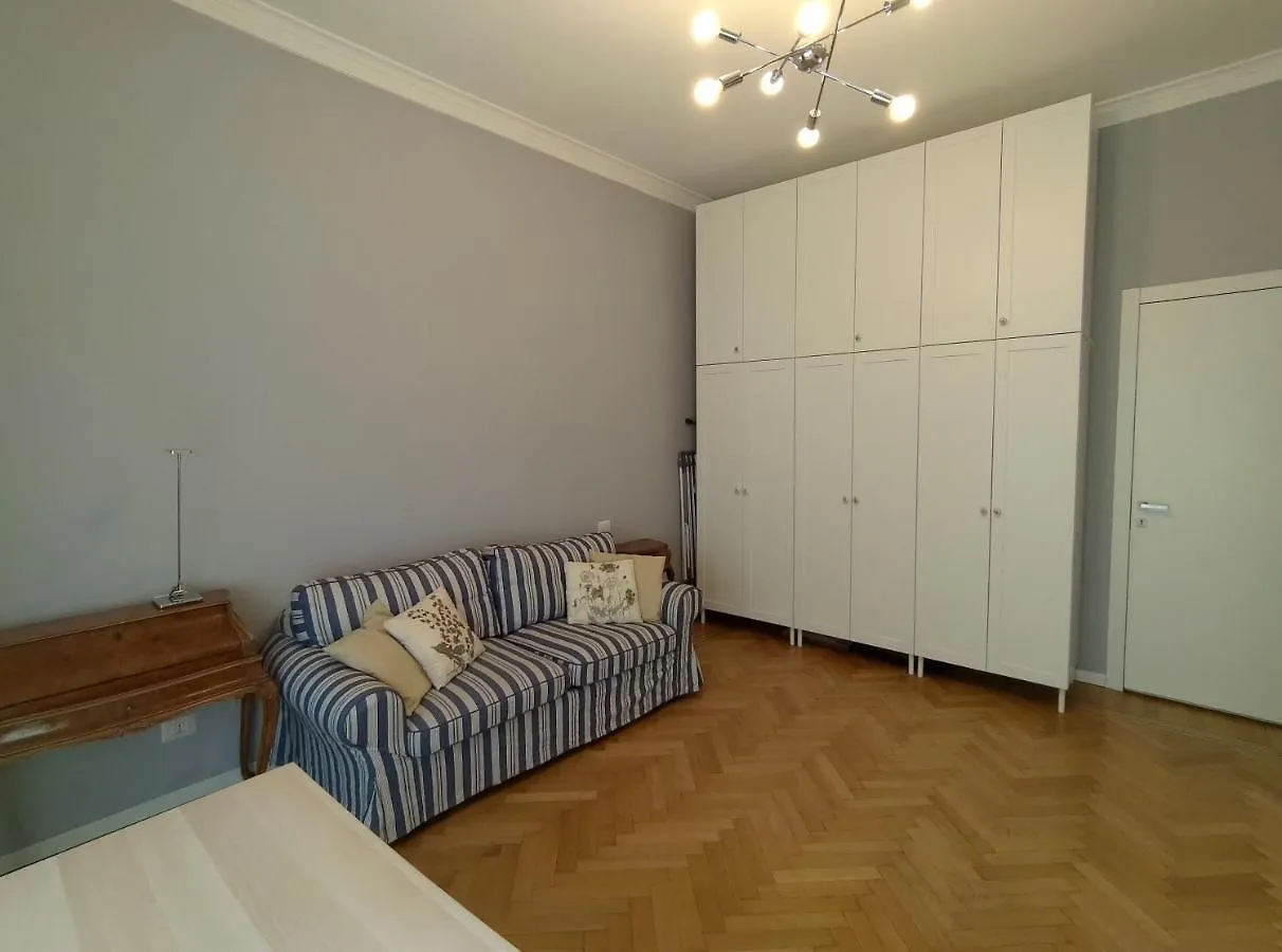 Spacious Apartment In The Heart Of The City Milan Italy