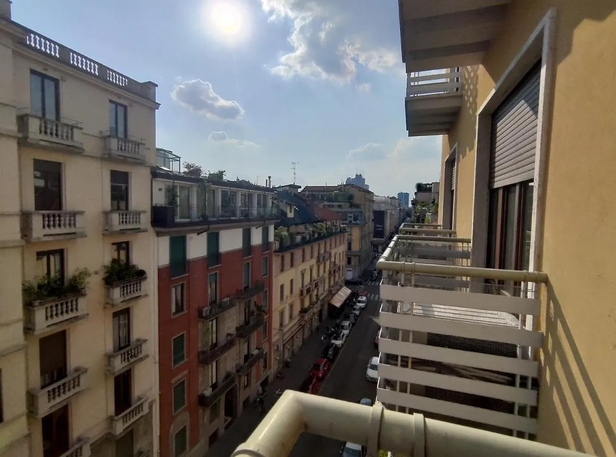 Spacious Apartment In The Heart Of The City Milan Italy